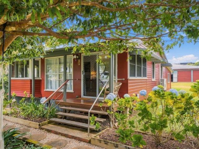 House for sale in Atherton