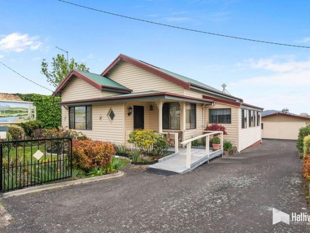 House for sale in Sheffield, Kentish