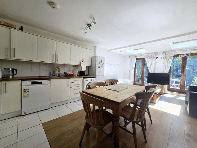 House for rent in Stockwell, Greater London