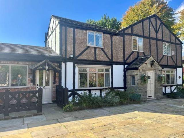 Cottage for sale in Greenheys, Greater Manchester