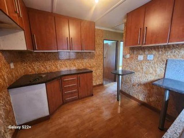 House for rent in Chatsworth