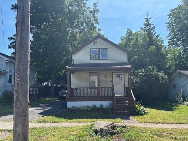 House for sale in Niagara, New York