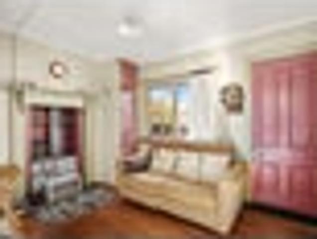 House for sale in Otakou