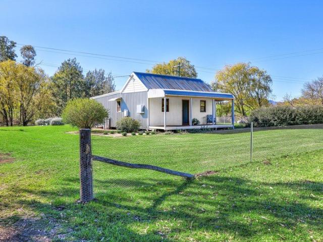 Cottage for sale in Wallabadah, New South Wales