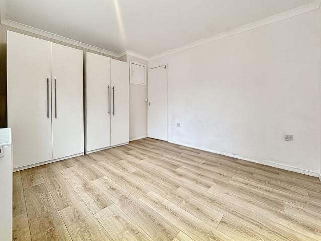 Apartment for rent in Clover Hill, East Bank