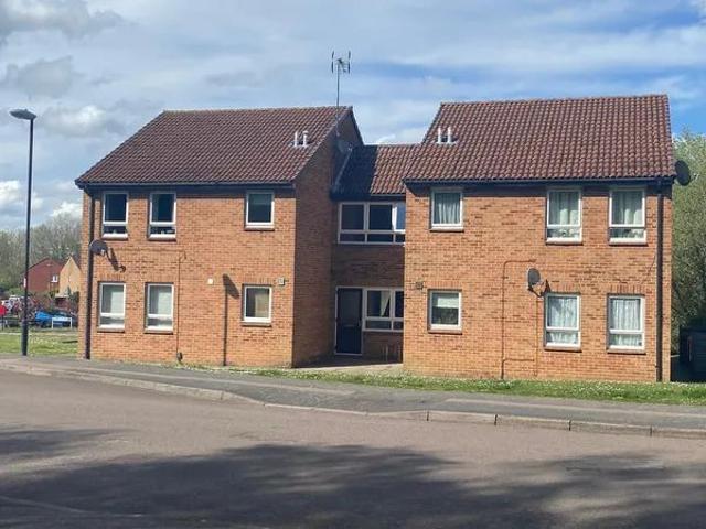 Studio for rent in Broadfield, Glynde