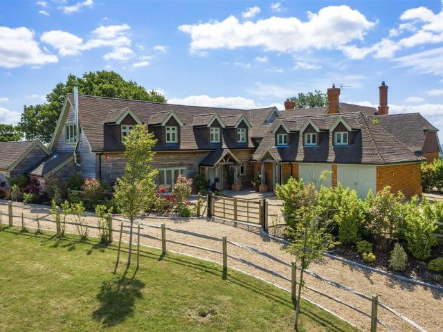 House for rent in Pachesham Park, Surrey