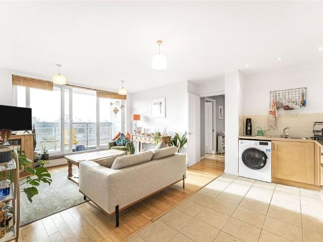 Apartment for rent in Shacklewell, Greater London