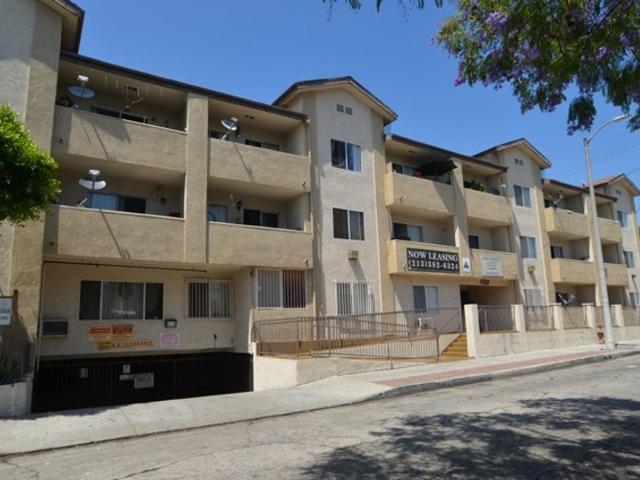 Apartment for rent in Canoga Park, California