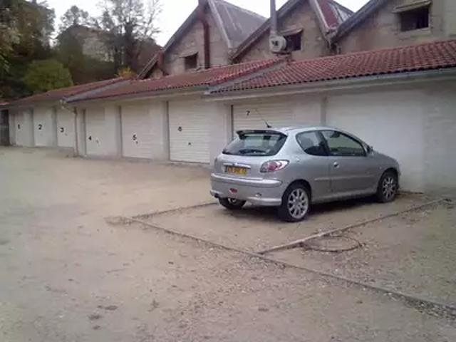 Garage location à Maleyssard, Coublevie