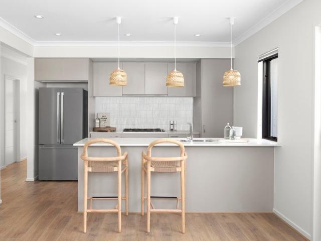 Cottage for sale in Drouin, Victoria