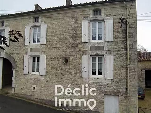 Maison vente à Confolens, Coulonges