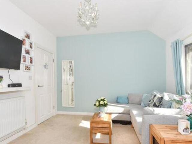 House for sale in Hillview, Surrey