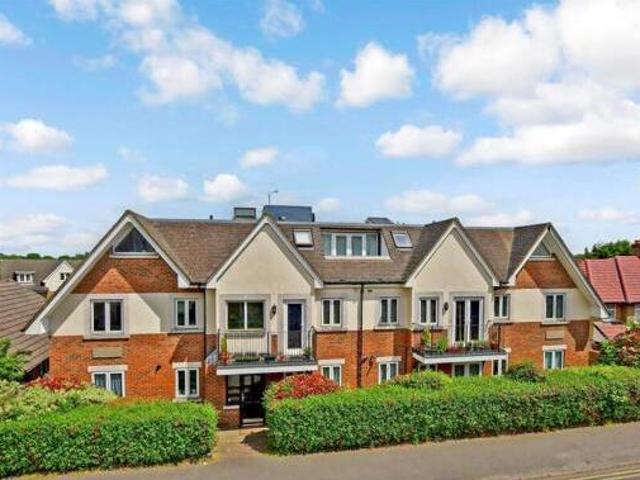 House for sale in Hillview, Surrey