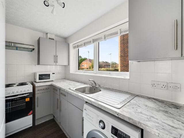 Apartment for rent in Caterham on the Hill, Tandridge