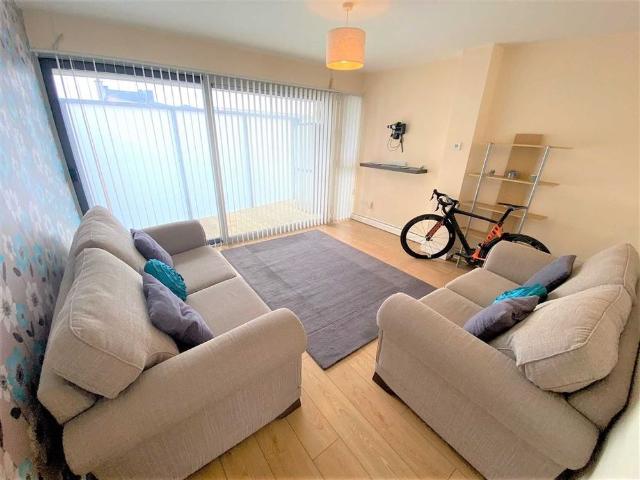 Apartment to rent in Bluebell, North Tipperary