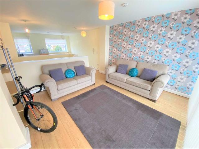 Apartment to rent in Bluebell, North Tipperary
