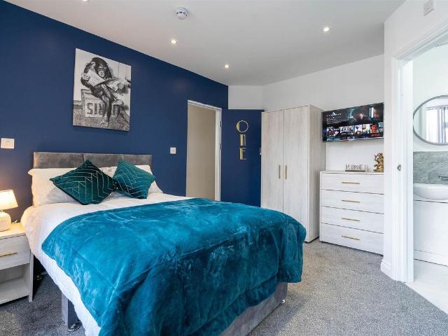 Studio for rent in Coundon, West Midlands