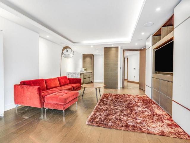 Apartment for rent in Chelsea Creek, Greater London
