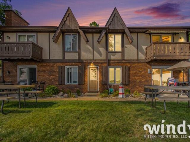 Condo for sale in Coloma