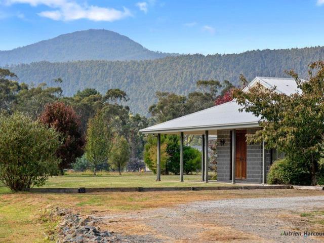 House for sale in Buxton, Victoria