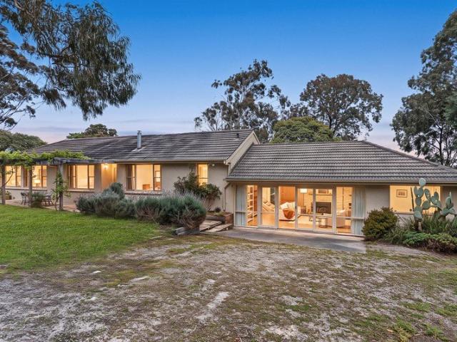 House for sale in Research, Melbourne