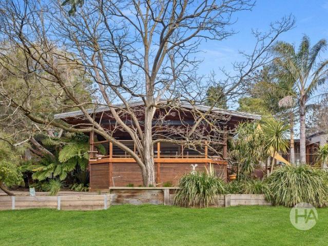 Cottage for sale in Camerons Creek, Victoria