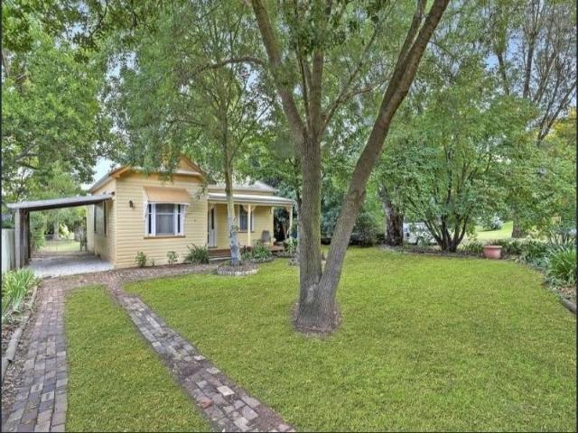 House for rent in Old Tallangatta, Victoria
