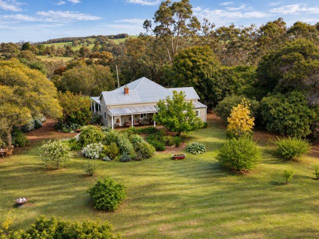 House for sale in Bridgetown, Shire Of Bridgetown-Greenbushes
