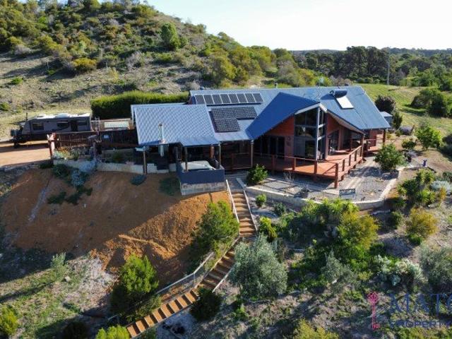 Cottage for sale in Irwin, Western Australia