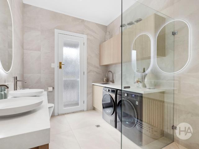 Cottage for sale in Camerons Creek, Victoria