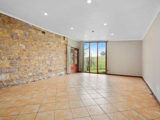 House for rent in Paris Creek, South Australia