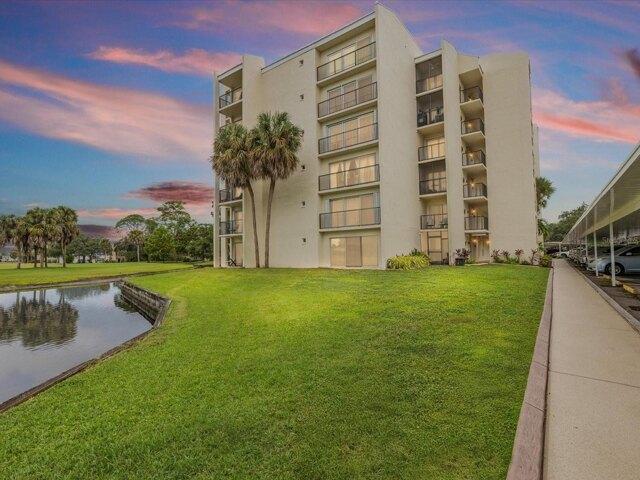 Condo for sale in Largo, Florida