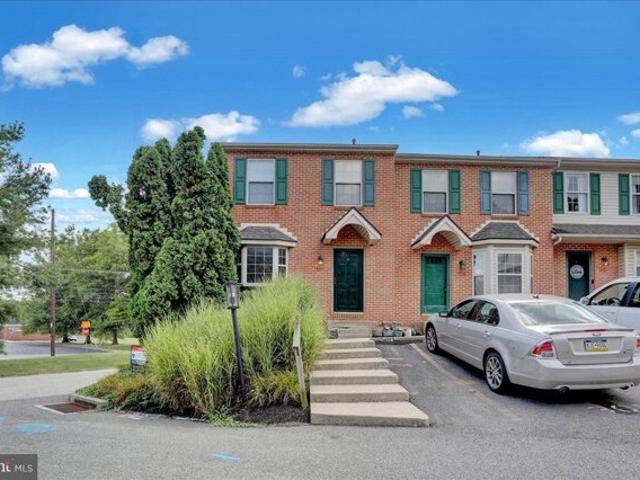 House for sale in Red Lion