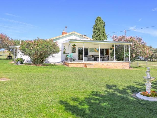 Cottage for sale in Moonbi, New South Wales