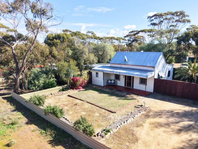 House for sale in Doodlakine, Western Australia