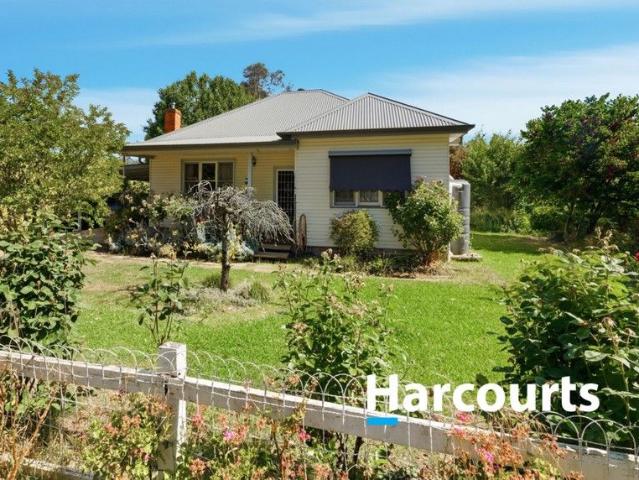 House for sale in Whorouly East, Victoria