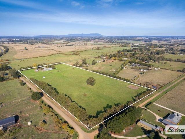Cottage for sale in Kyneton, Victoria