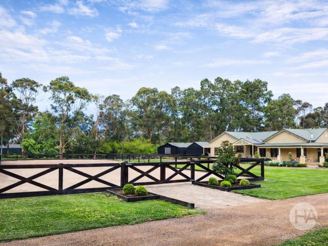 Cottage for sale in Camerons Creek, Victoria
