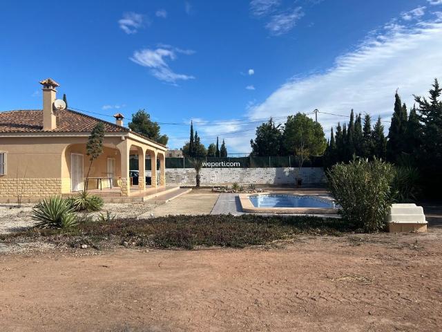 Casa en alquiler en Crevillent