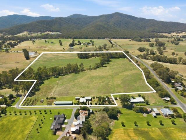 Cottage for sale in Gapsted, Alpine Shire