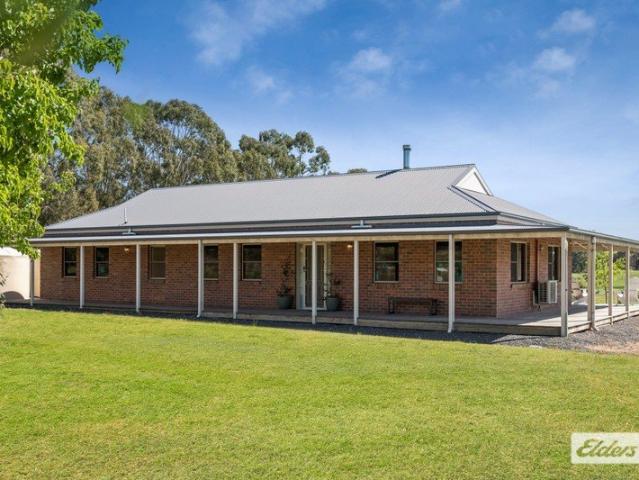 Cottage for sale in Elphinstone, Shire of Mount Alexander