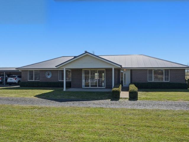 Cottage for sale in Blayney, New South Wales