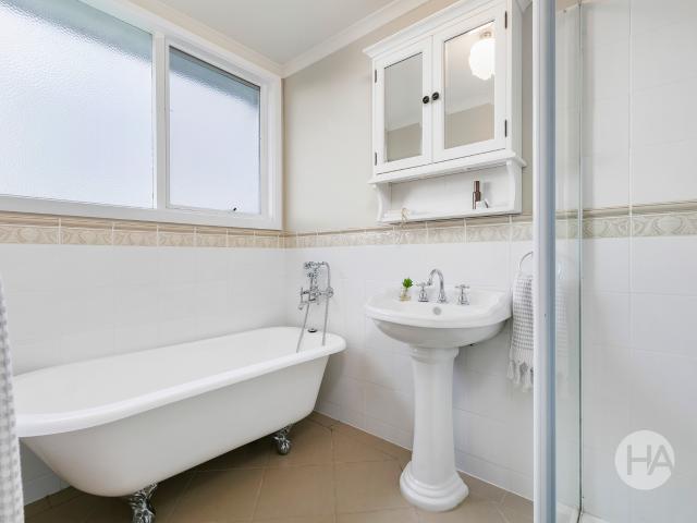 Cottage for sale in Langwarrin South, Melbourne