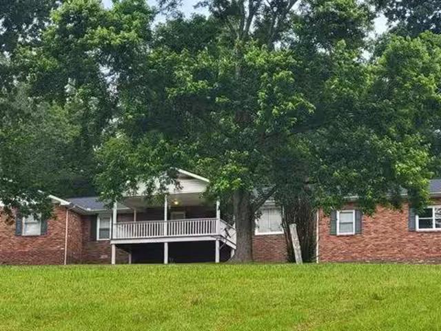 House for rent in Dickson
