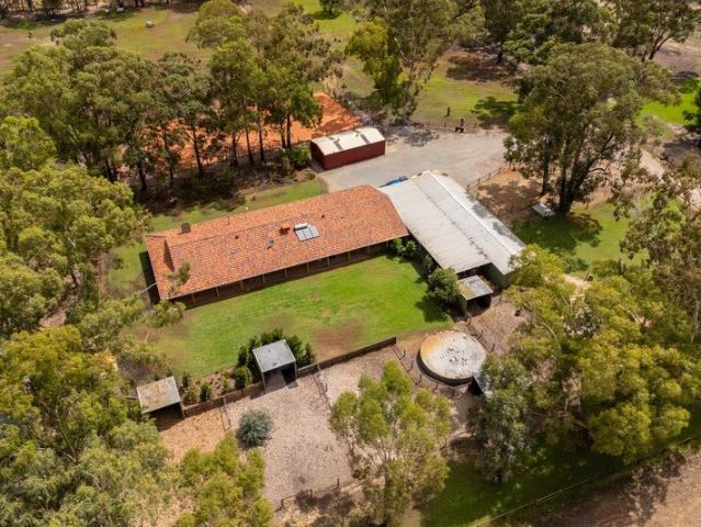 Cottage for sale in Cardup, Western Australia