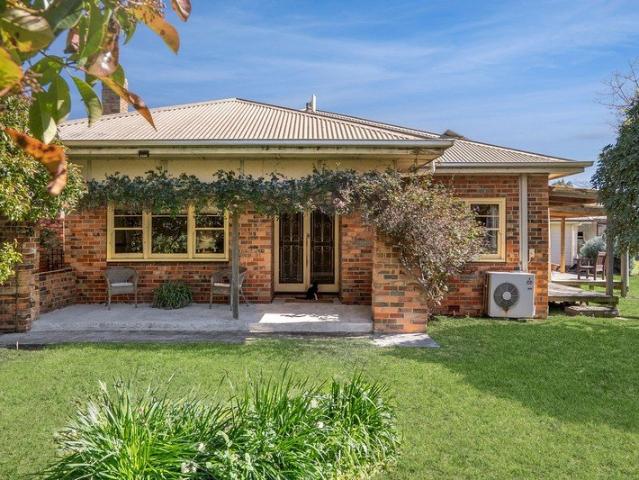 Cottage for sale in Beeac, Victoria
