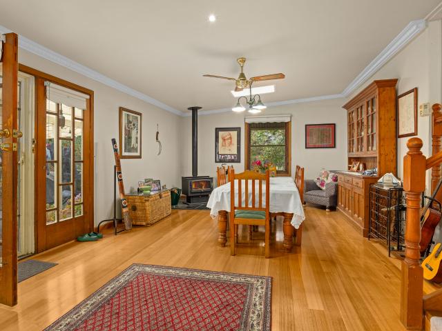 Cottage for sale in Camerons Creek, Victoria