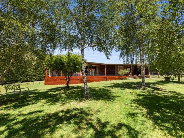 Cottage for sale in Nyora, Victoria