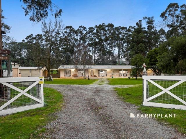 Cottage for sale in Victoria